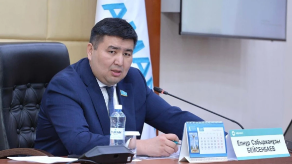 Мажилисмен Елнур Бейсенбаев назначен завотделом в Администрации Президента