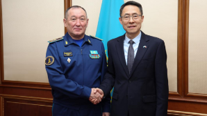 Министр обороны Казахстана встретился с Послом Китая
