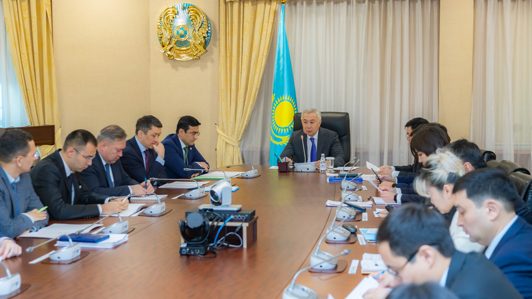 В Казахстане для работающих людей с инвалидностью уточнен механизм применения вычетов по ИПН