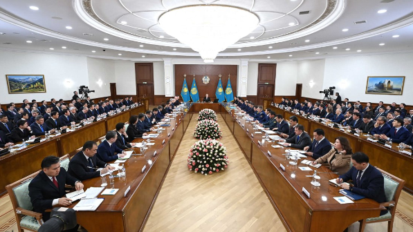 Олжас Бектенов доложил Президенту о реализации поручений по укреплению экономики страны