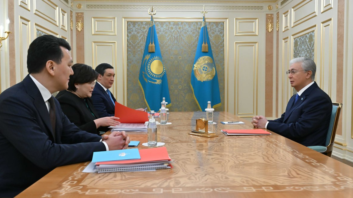 Конституционная комиссия представила Главе государства итоговый проект новой Конституции 