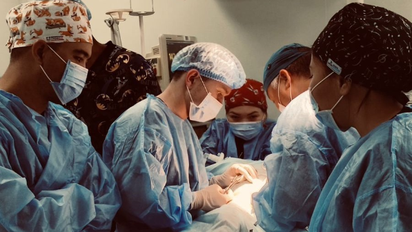 В Алматы врачи спасли жизнь 12-летнему подростку с редким заболеванием брюшной полости