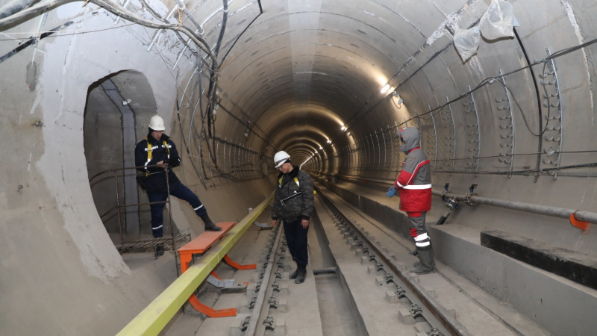 Алматинские строители метро досрочно завершили соединение действующей станции со строящейся