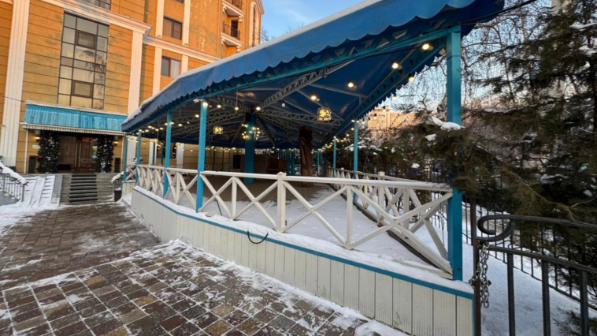 Летнюю террасу ресторана в центре Алматы снесли по решению суда