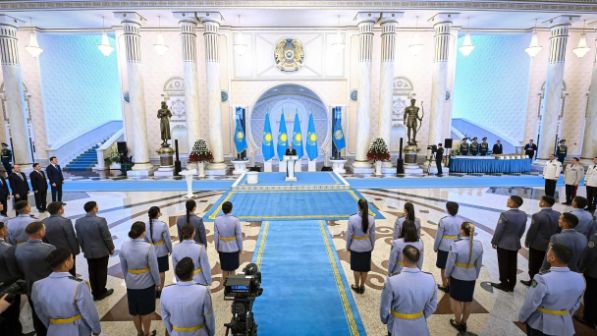 Глава государства вручил награды победителям международного турнира UAE SWAT Challenge-2026