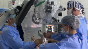 Новая жизнь без боли: в Алматы пациенту установили спинальный стимулятор