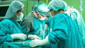 В Акмолинской области врачи спасли мужчину, попавшего под трактор 