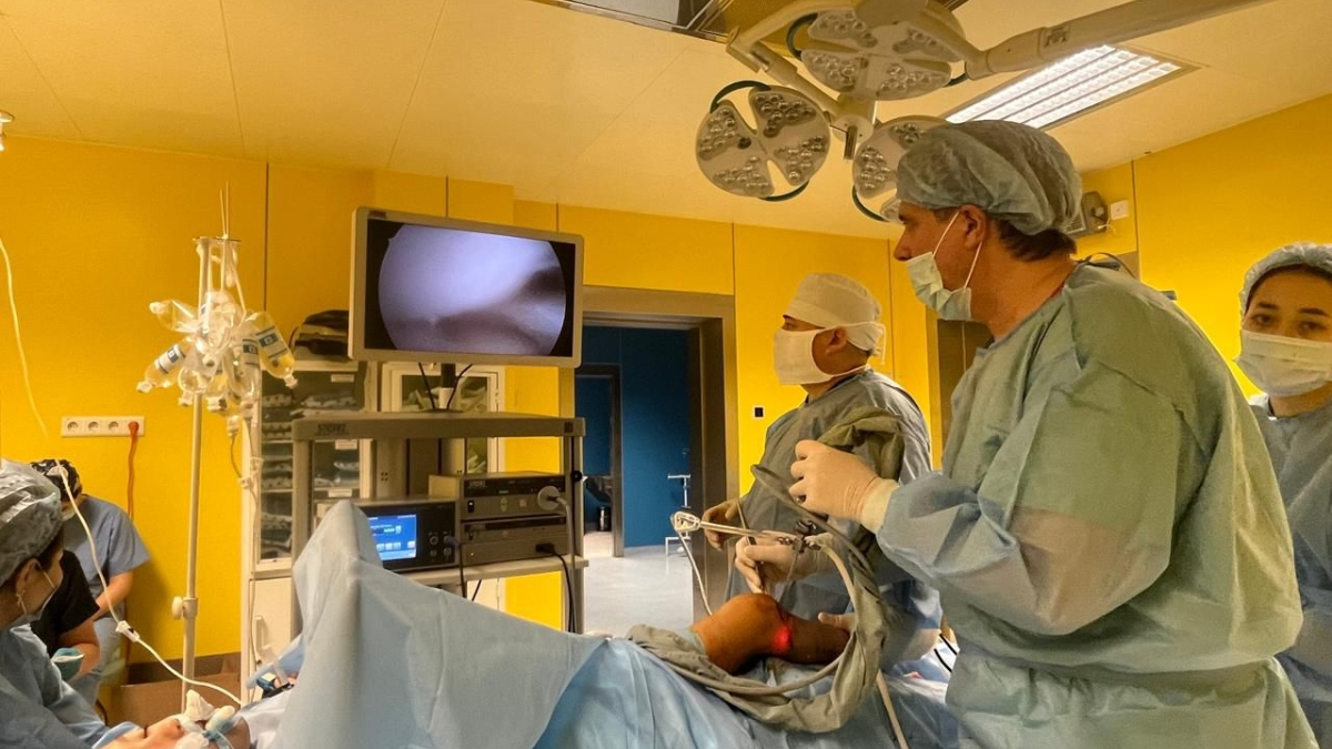 В Алматы впервые провели операции по стабилизации надколенника у детей с врожденными аномалиями