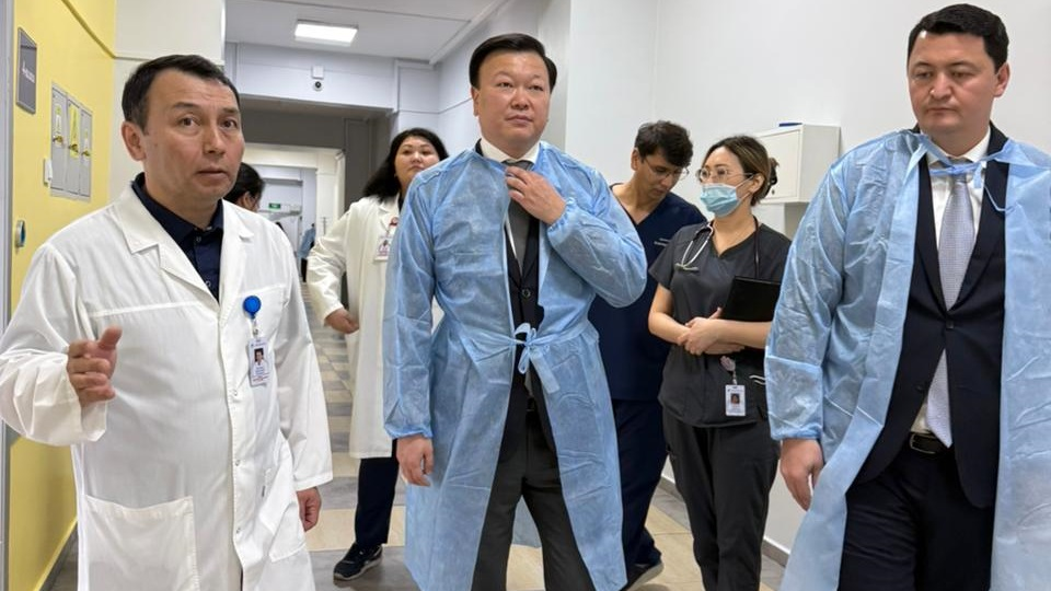 Советник Президента РК Алексей Цой посетил городской кардиологический центр Алматы