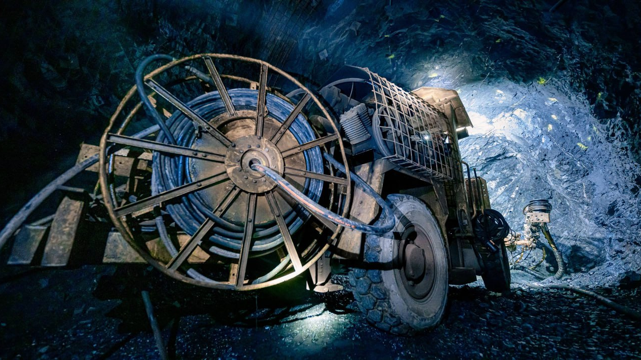 Марганцевую руду начали добывать на руднике в Карагандинской области 