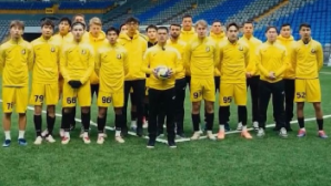 ФК «Жеңіс» запустил эстафету в поддержку проекта Конституции и направил ее команде «Қайсар»