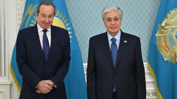 Глава государства принял главного исполнительного директора Air Astana Питера Фостера