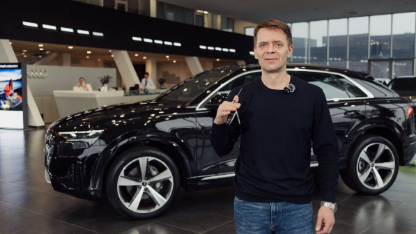 «Спасибо за чемпион!»: Известный бизнесмен подарил машину отцу Михаила Шайдорова