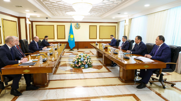 Олжас Бектенов обсудил с губернатором Оренбургской области вопросы приграничного сотрудничества