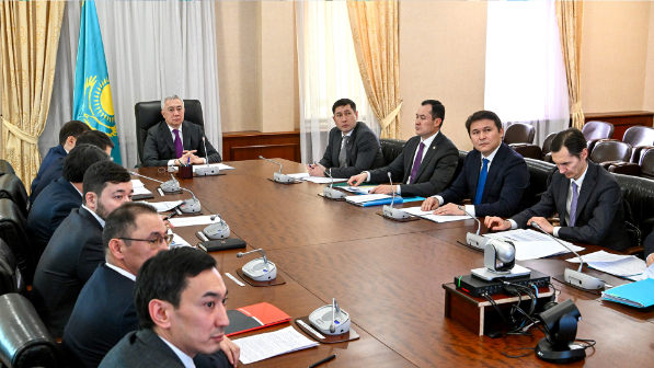 Рассмотрены вопросы развития химической промышленности в Казахстане