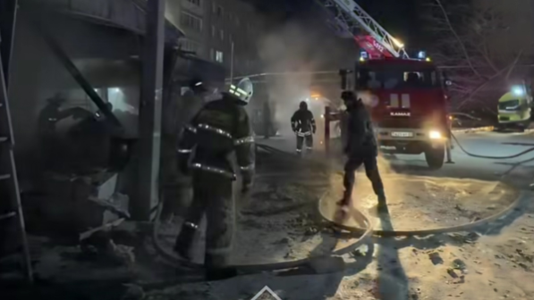 Шесть человек погибли при взрыве газовоздушной смеси в кафе в Щучинске