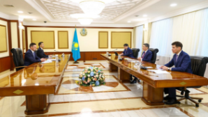 Олжас Бектенов обсудил с главой ЕАБР Николаем Подгузовым вопросы реализации совместных проектов 