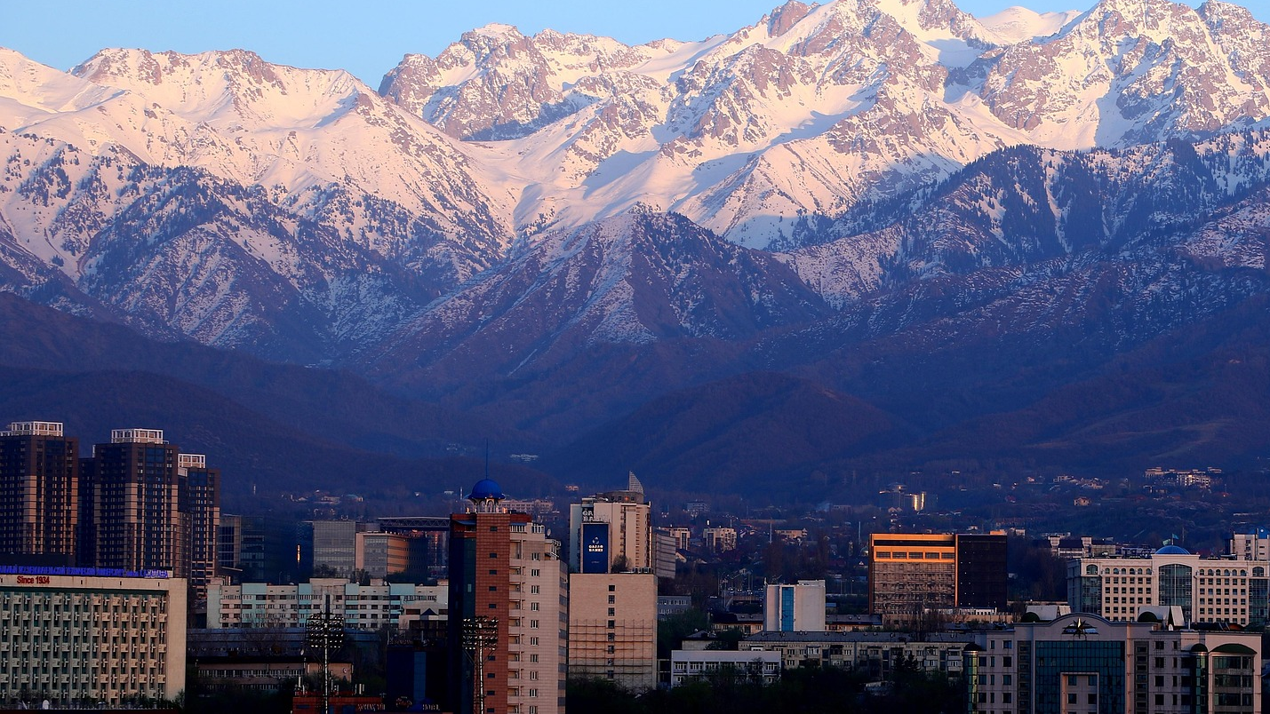 Большой концерт ко Дню благодарности пройдет в Aport Mall East в Алматы 
