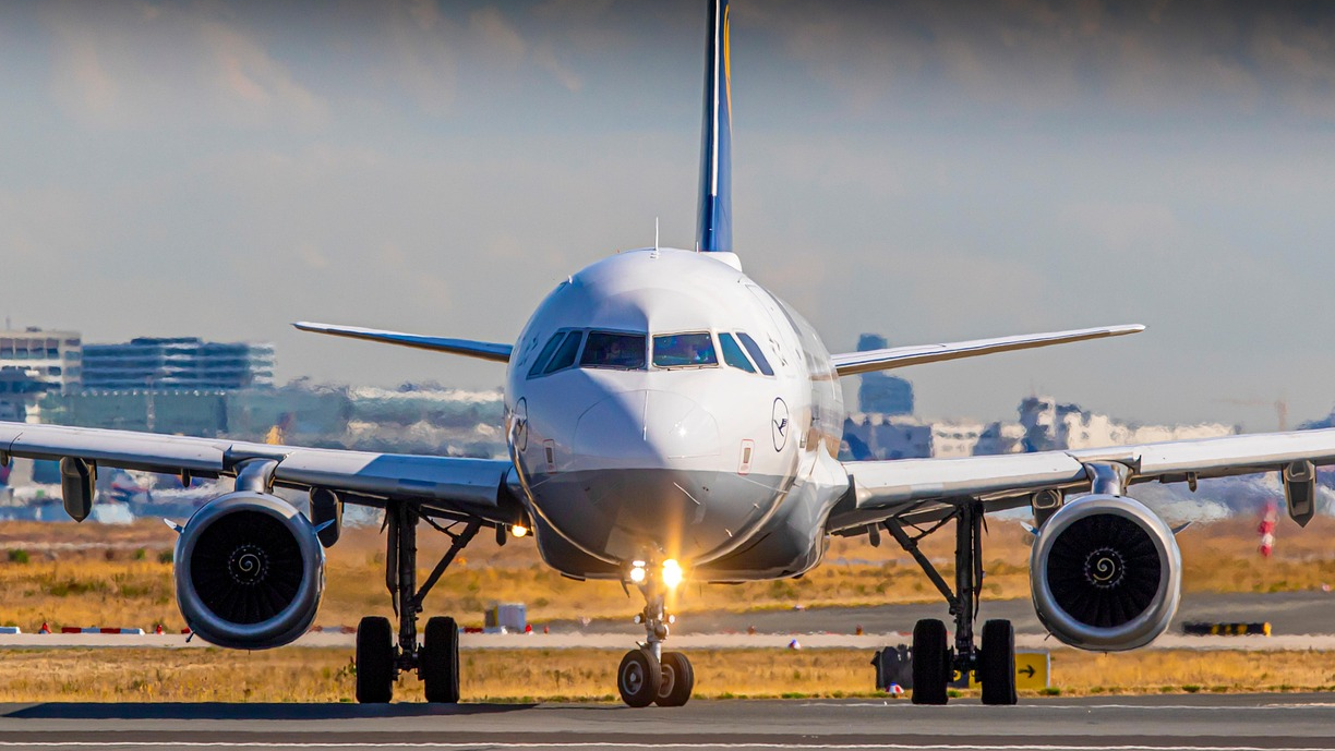 В аэропорты Казахстана прибыли рейсы из стран Ближнего Востока