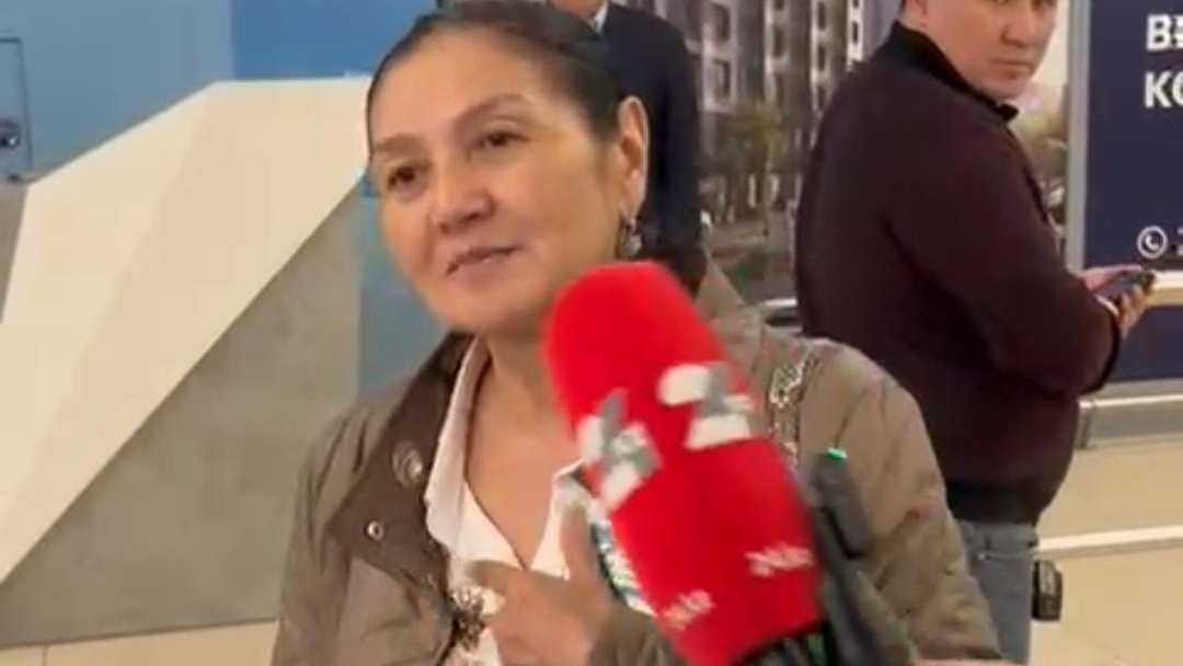 «Слава Богу, мы благополучно вернулись домой»: жительница Шымкента Карима Мурафиева вернулась спецрейсом
