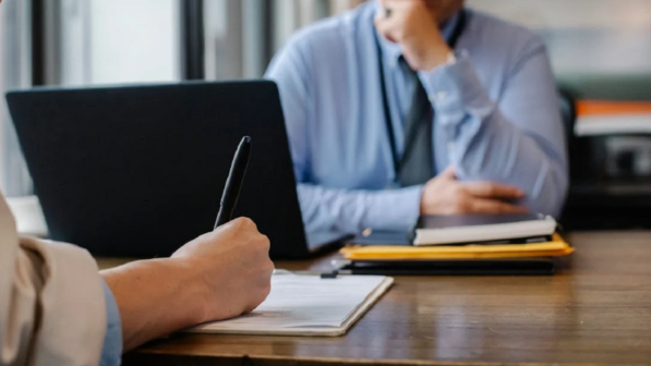 Казахстанцев предостерегли от мошеннических предложений работы за границей