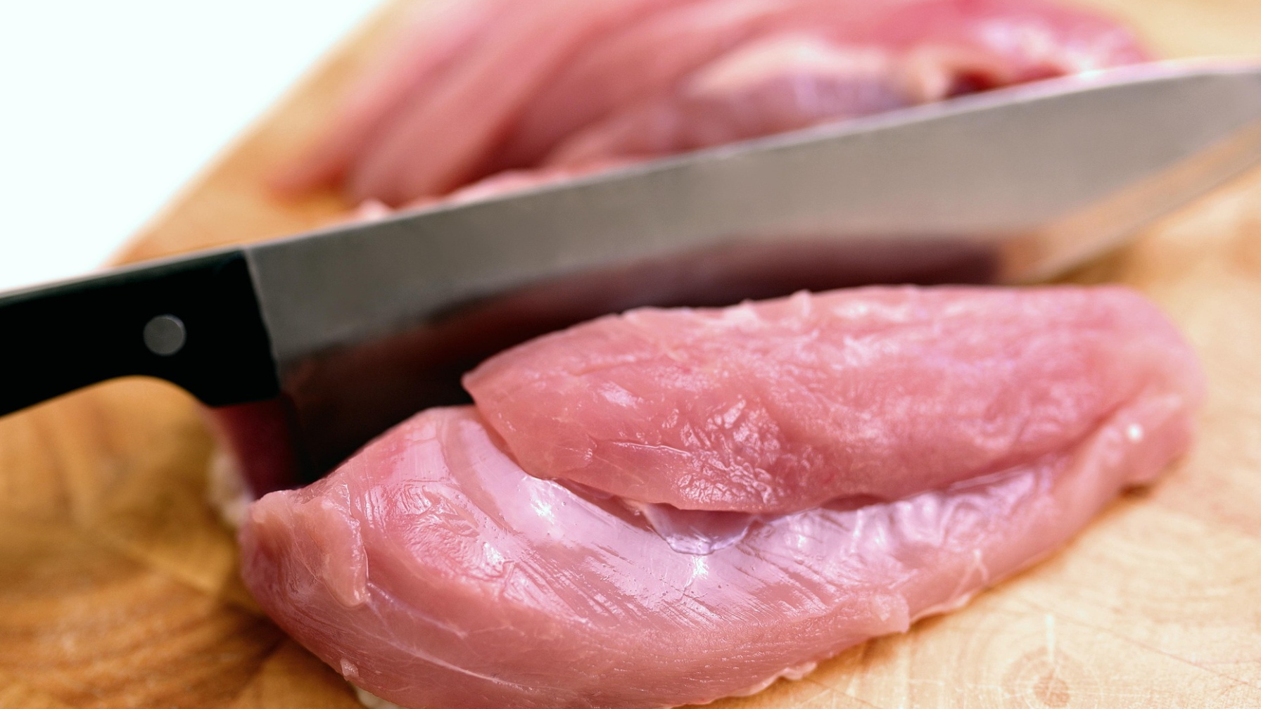 В Астана выявлены подпольные цеха по переработке мяса