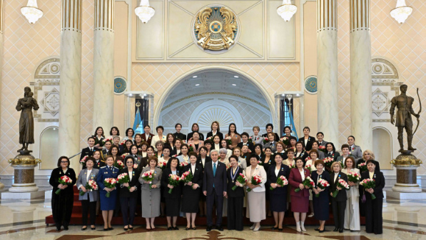 Глава государства выступил на торжественном мероприятии, посвященном Международному женскому дню