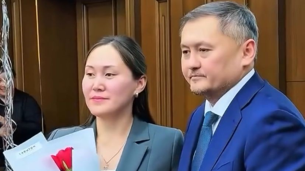 Женщинам-ученым вручили жилищные сертификаты от имени Президента