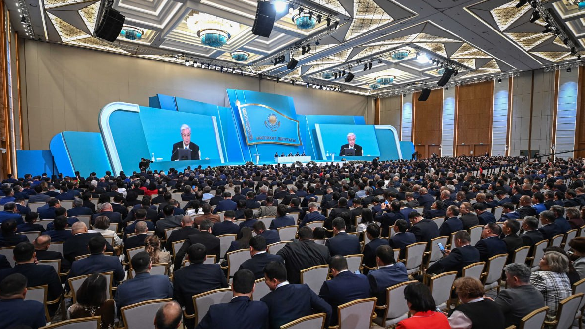 Президент призвал молодежь участвовать в референдуме и строить светлое будущее Казахстана