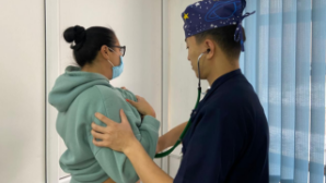 О ранних признаках рака молочной железы рассказала онколог из Алматы