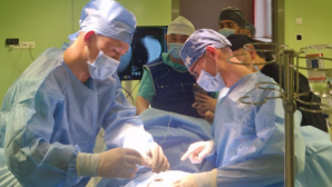 12-летнему пациенту в Алматы установили нейростимулятор для контроля мочевого пузыря