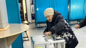 В Алматы на референдуме проголосовала 90-летняя жительница 
