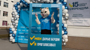 Барс Әділет пришел на один из избирательных участков Алматы