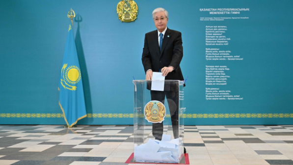 Президент Касым-Жомарт Токаев проголосовал на республиканском референдуме