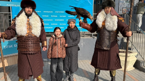 Батыры пришли голосовать на участок в Наурызбайском районе Алматы