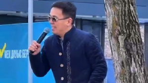 Референдум как праздник: алматинская молодежь голосует под музыку и танцы