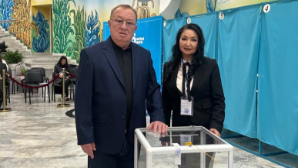 Звёзды сделали выбор: известные алматинцы проголосовали на референдуме