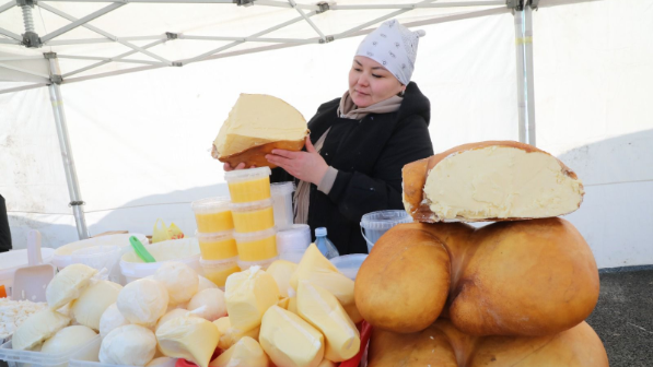 24 ярмарки и тысячи посетителей: алматинцы совмещают голосование и покупки