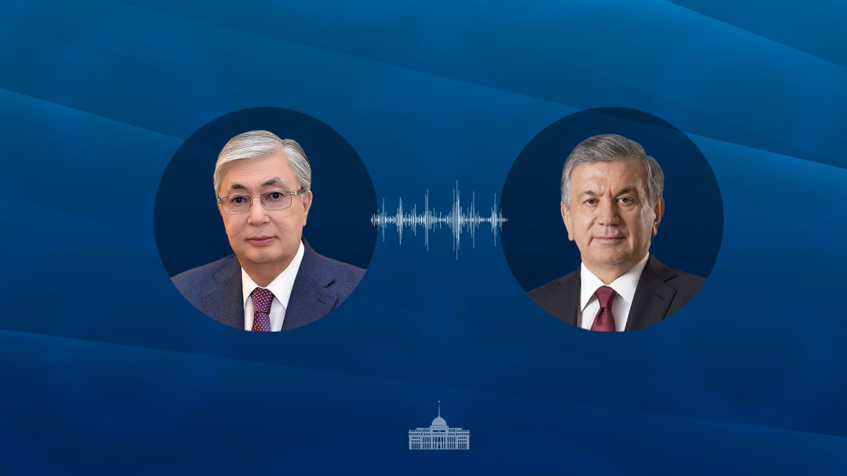 Глава государства провел телефонный разговор с Президентом Узбекистана 