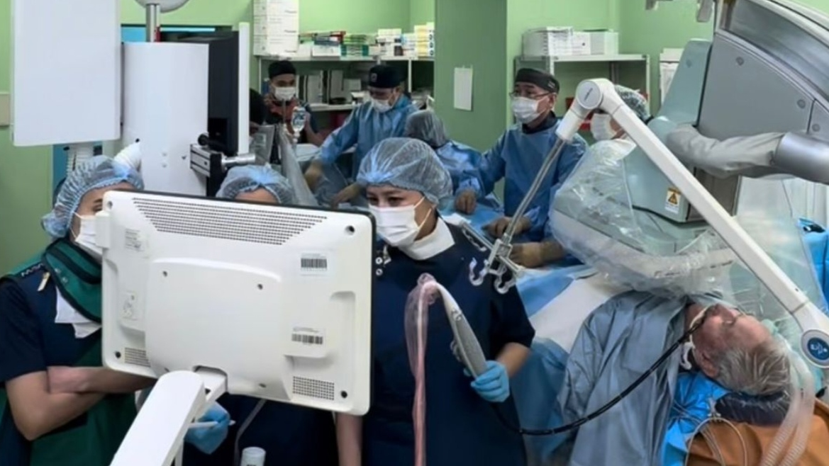 В Алматы провели высокотехнологичные операции на сердце без открытой хирургии