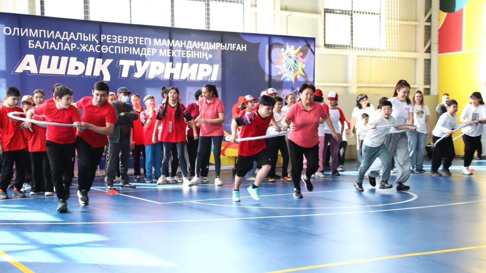 В Алматы прошла инклюзивная семейная эстафета ко Дню семьи – Шаңырақ күні