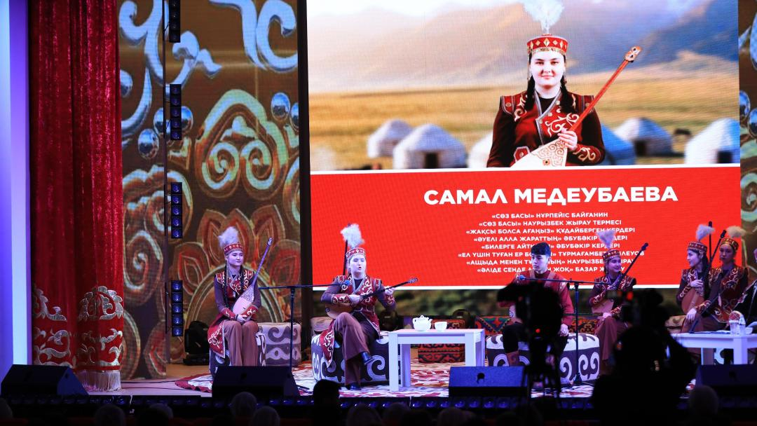 24-часовой жыр-марафон в Актобе вошел в мировую книгу рекордов