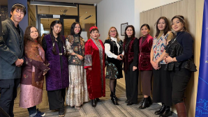 Культура, ожившая в костюмах: коллектив РСК поддержал Ұлттық киім күні