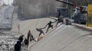 На русле реки Үлкен Алматы установили интерактивный арт-объект