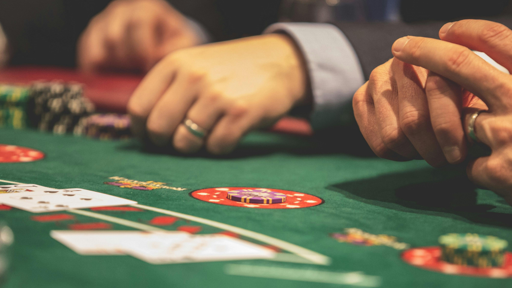 В Экибастузе госслужащих уличили в азартных играх