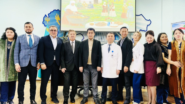 Наурыз как символ единства и благодарности: в Алматы чествовали людей в белых халатах