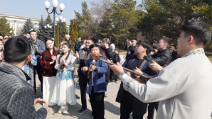 Наурыз в ритме домбры: концерт и шествие прошли в парке Первого Президента