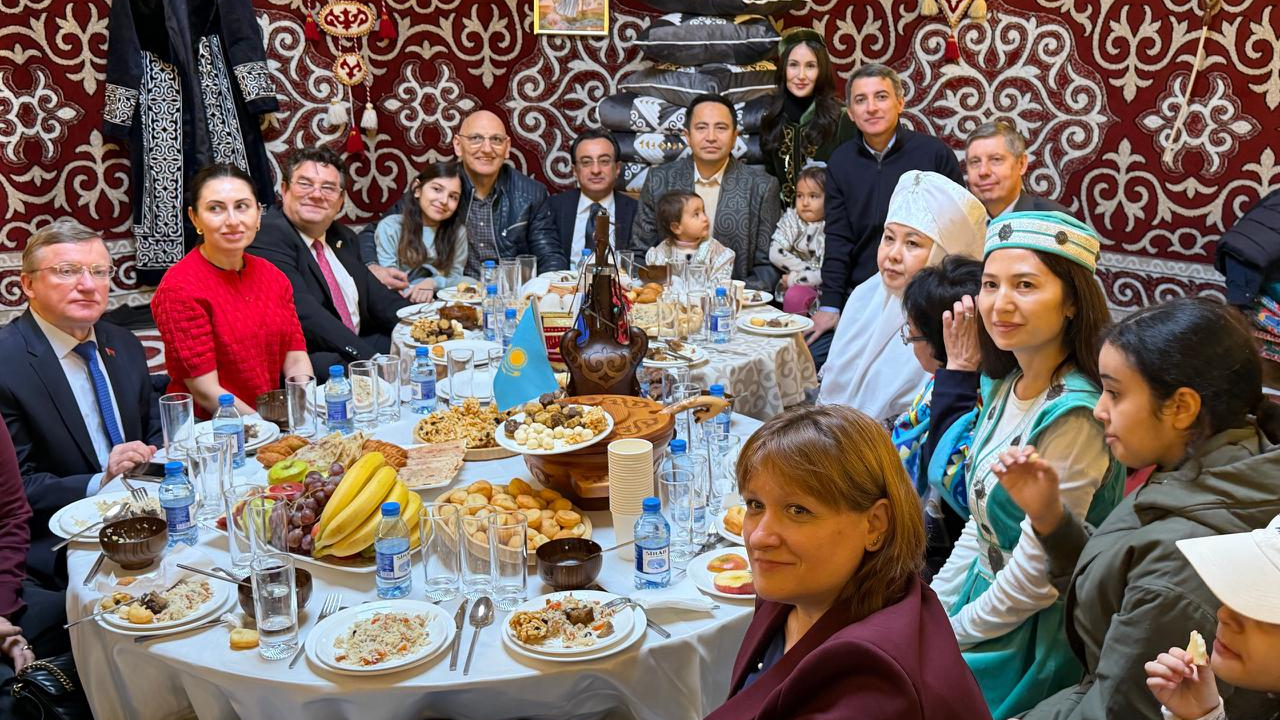 В Баку масштабно празднуют Наурыз в казахском стиле