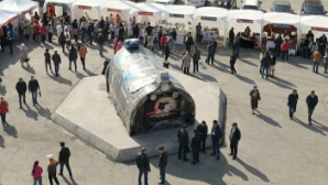 Символ традиций в экоисполнении: в Алматы показали седло из переработанных материалов