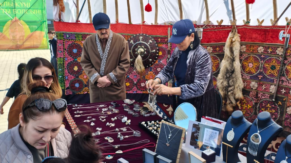 Культура без границ: в рамках Наурыз мейрамы в Алматы проходит ярмарка тюркского мира